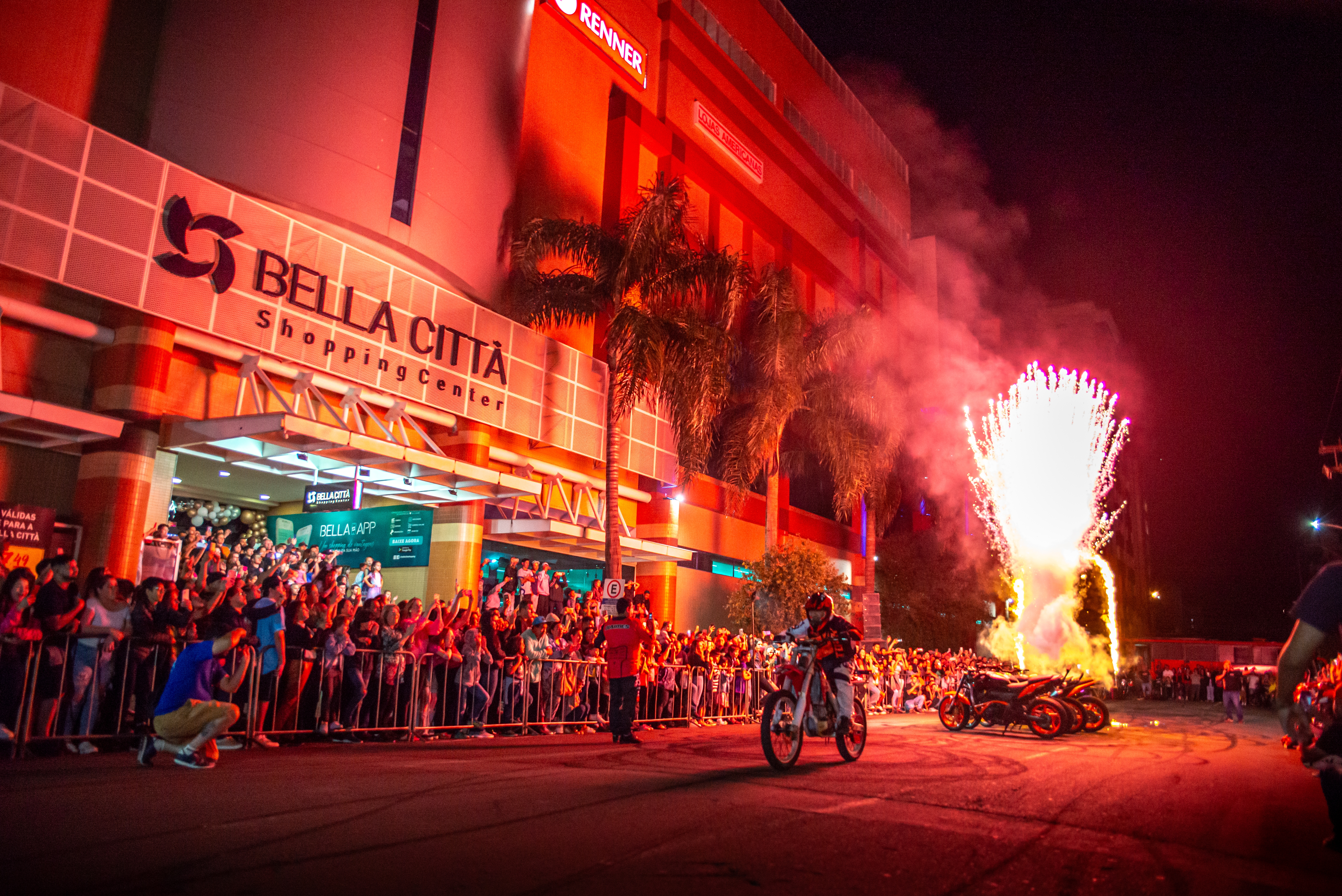 Aniversário do Bella Città Shopping reúne cerca de 20 mil pessoas