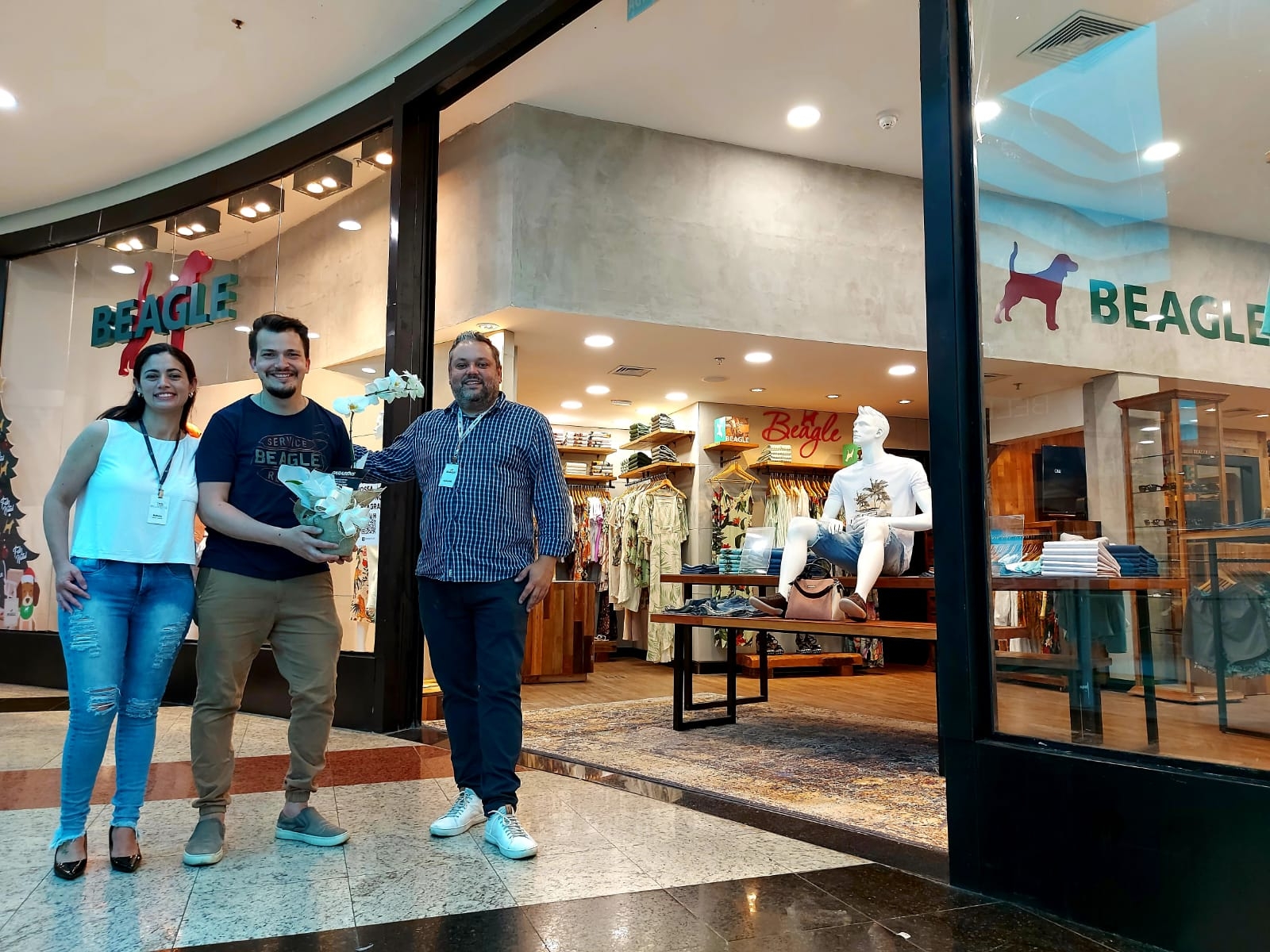 Beagle inaugura no Bella Città Shopping 