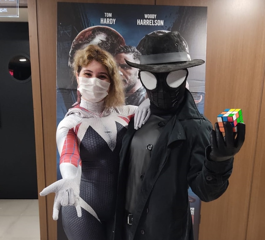 Arcoplex Bella Città realiza ação com super-heróis para pré-estreia do Homem-Aranha