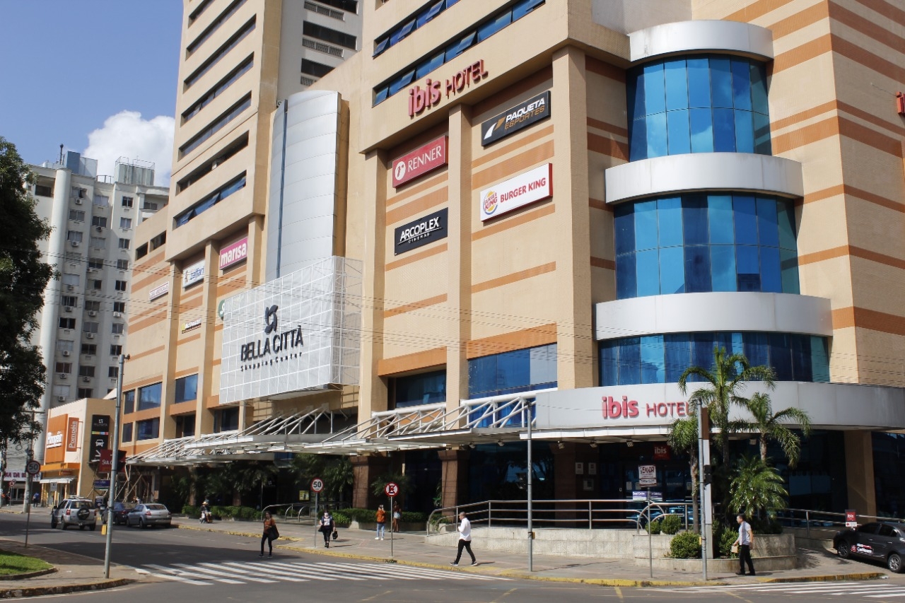 Bella Città divulga vagas de emprego para setor de operações e lojas