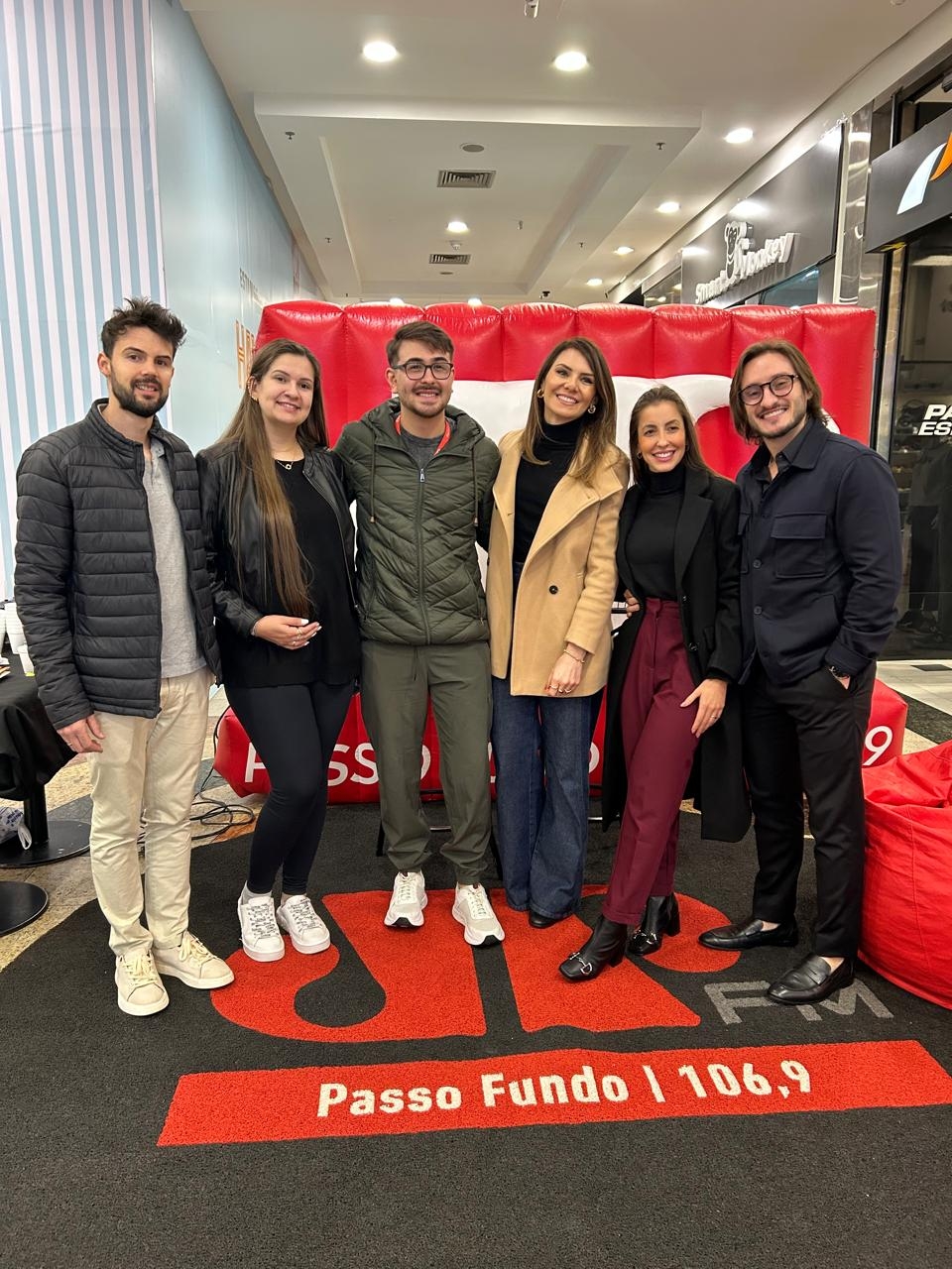 Empresários falam sobre carreira, amor e desafios no “Rolê com a Jovem Pan no Bella Città”