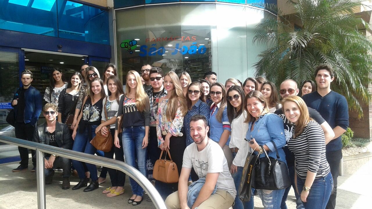 Alunos da URI visitam Bella Città Shopping