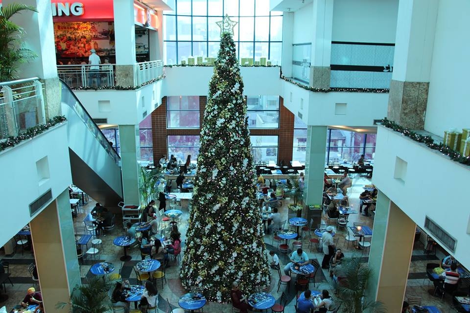 Campanha de Natal do Bella Città shopping contempla decoração clean