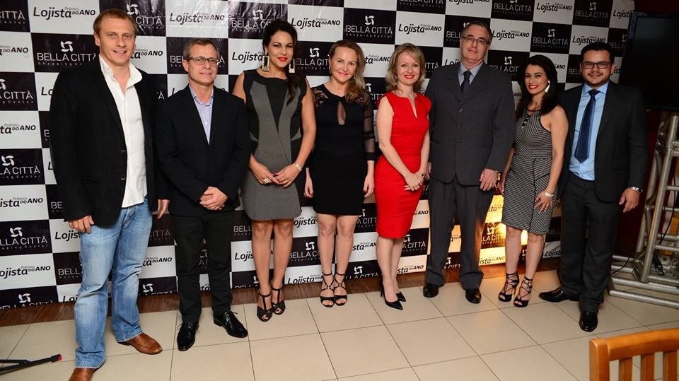 Croasonho recebe troféu Lojista do Ano 2016 do Bella Città Shopping