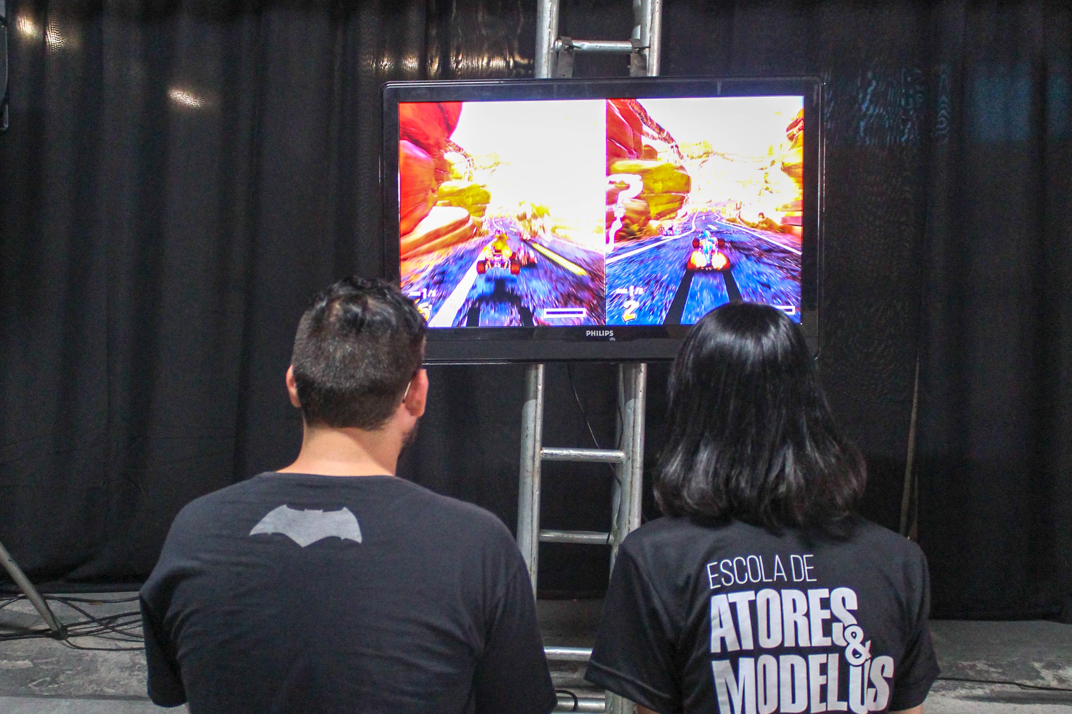 Play Games diverte jogadores no estacionamento do Bella