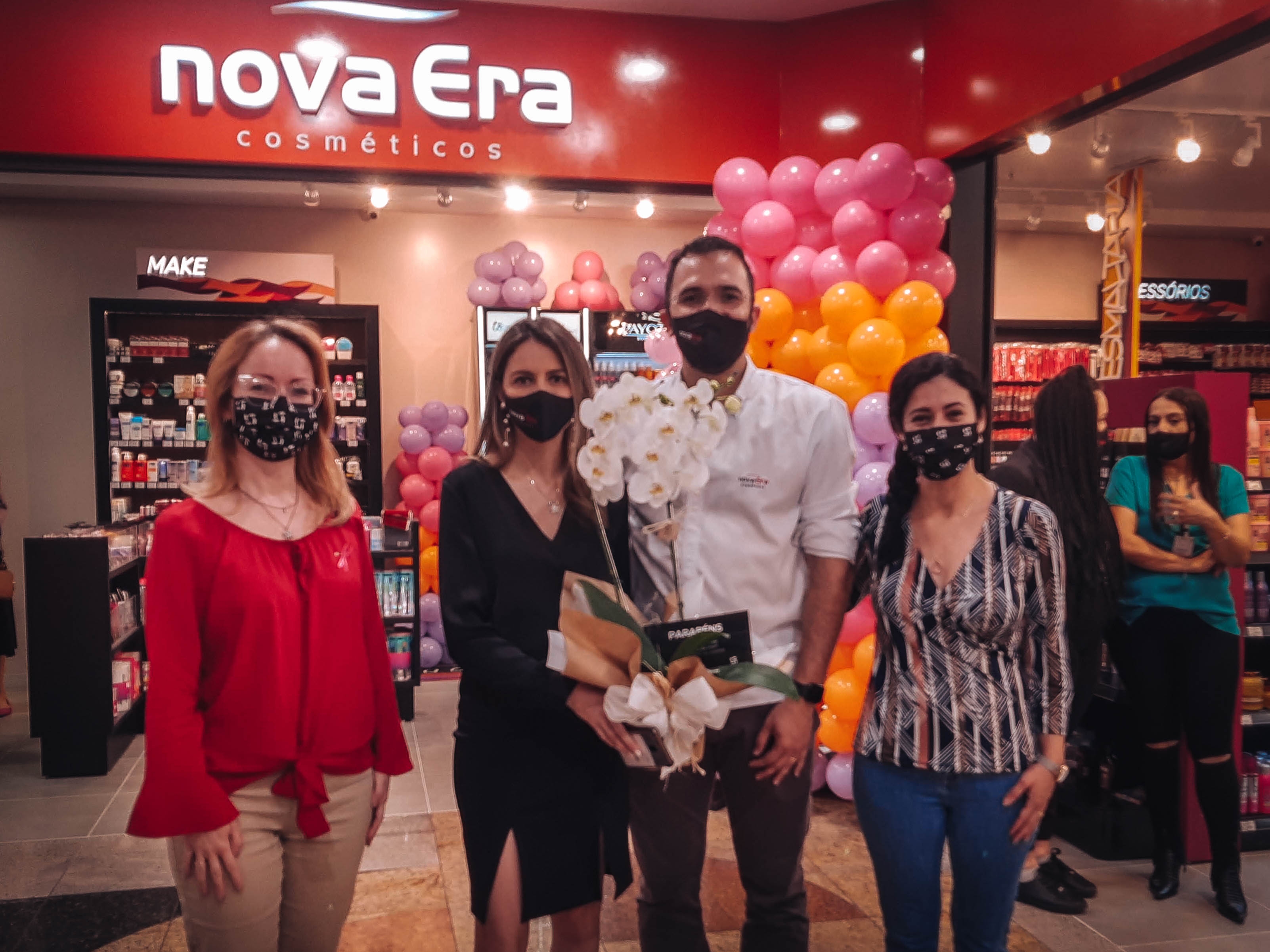 Inaugurou a Nova Era Cosméticos no Bella